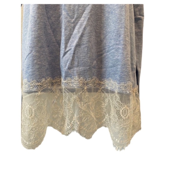 🌺SOFT SURROUNDINGS Long-sleeved Tee w/ Lace at Hem Shirt in Blue Size XS🌺 - Picture 4 of 6